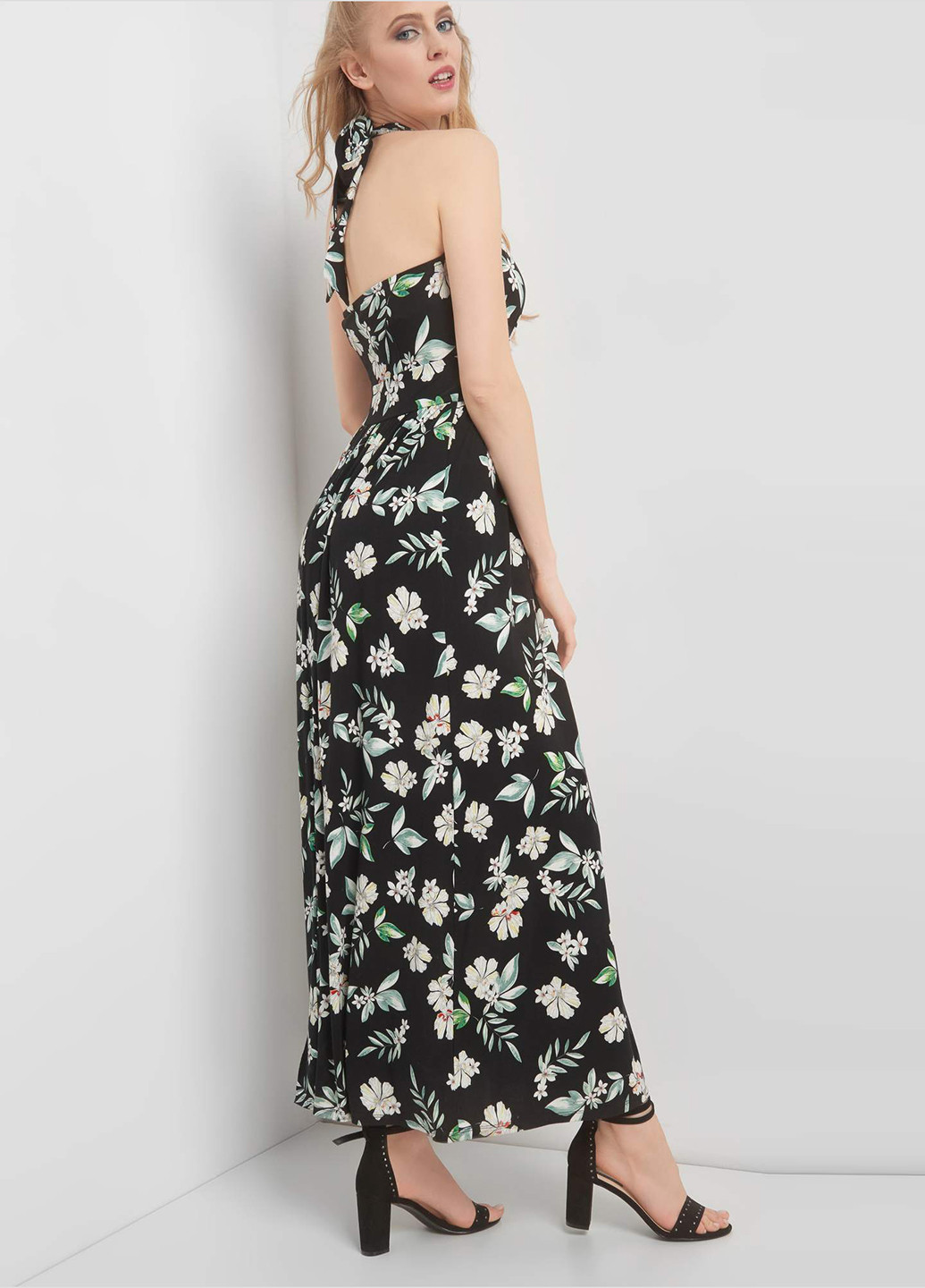 Черное кэжуал платье Orsay с цветочным принтом