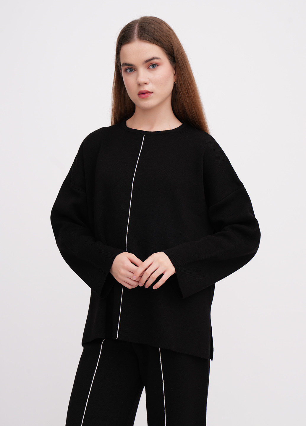 Черный демисезонный свитер EQUILIBRI