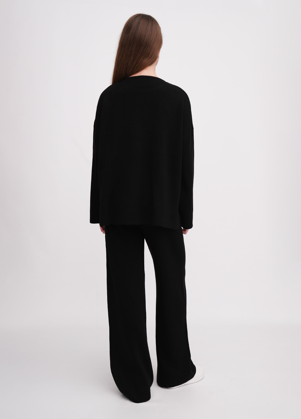 Черный демисезонный свитер EQUILIBRI