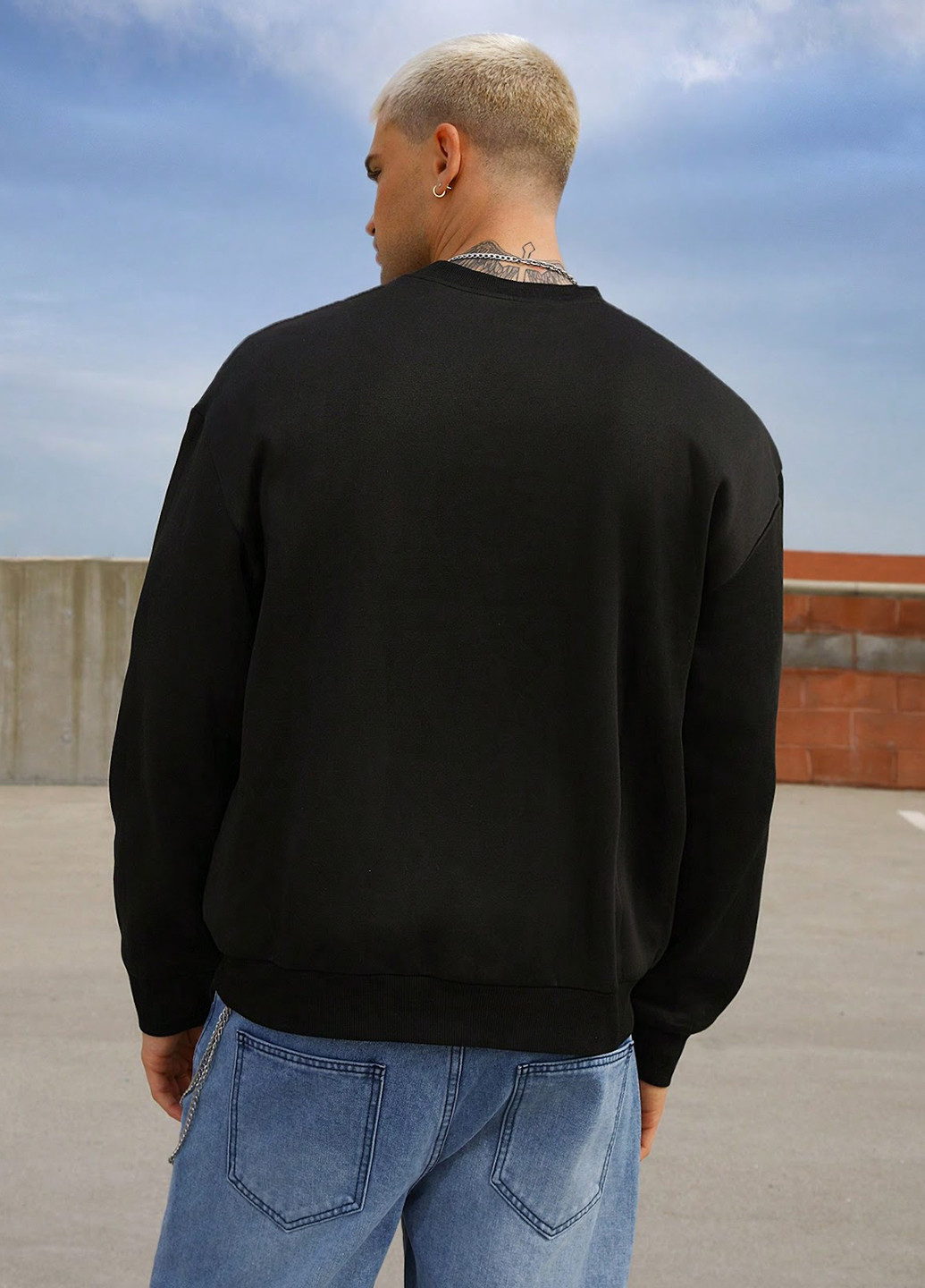 Черный свитшот SHEIN рисунок без декора (329544507)