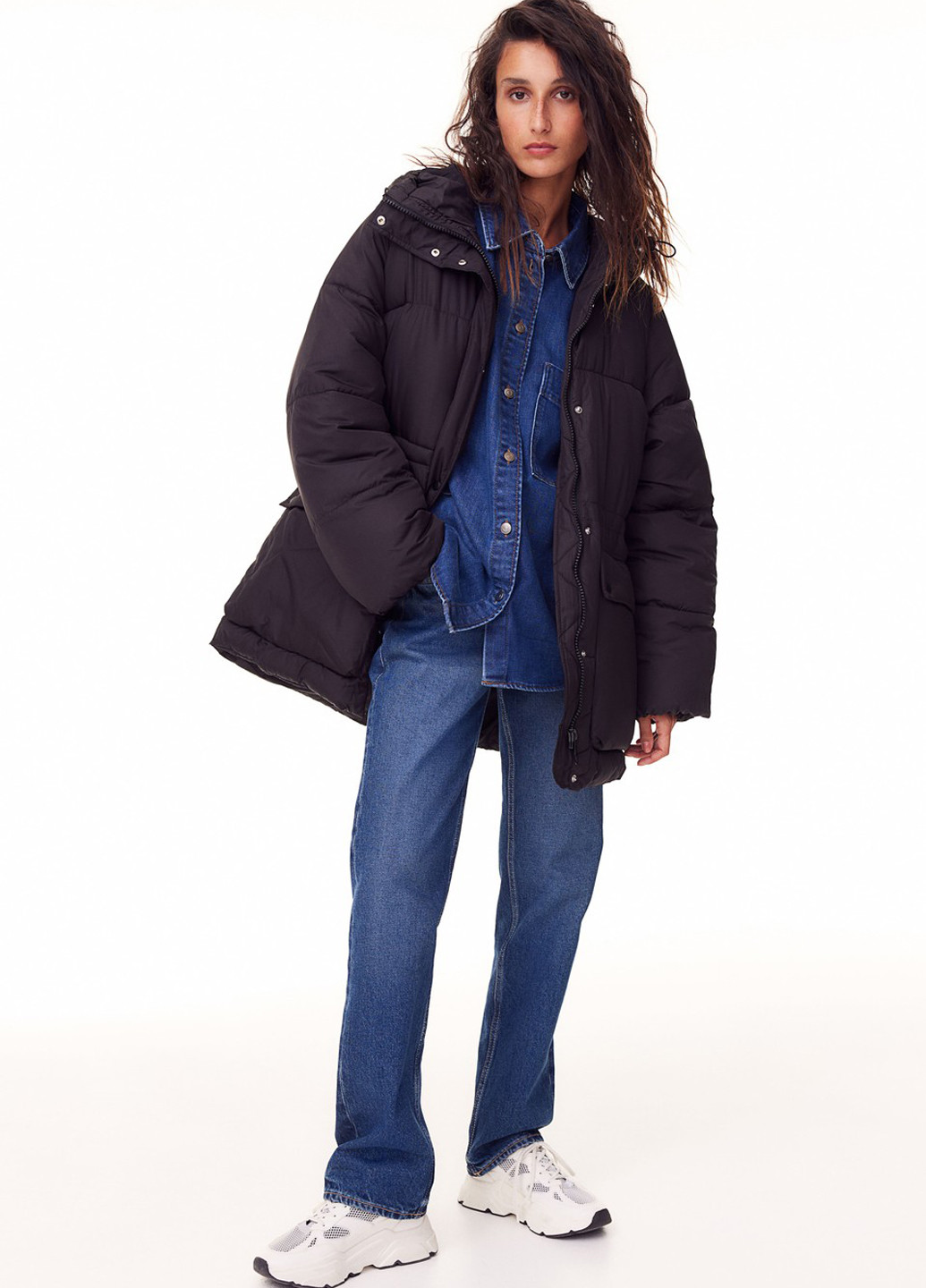 Чорна зимня куртка H&M