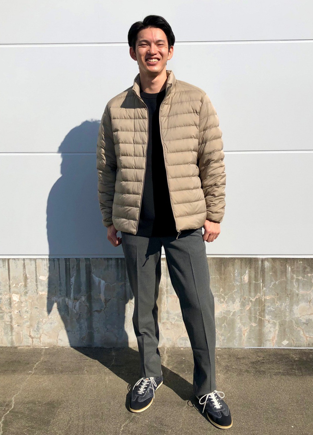 Чорний демісезонний светр джемпер Uniqlo