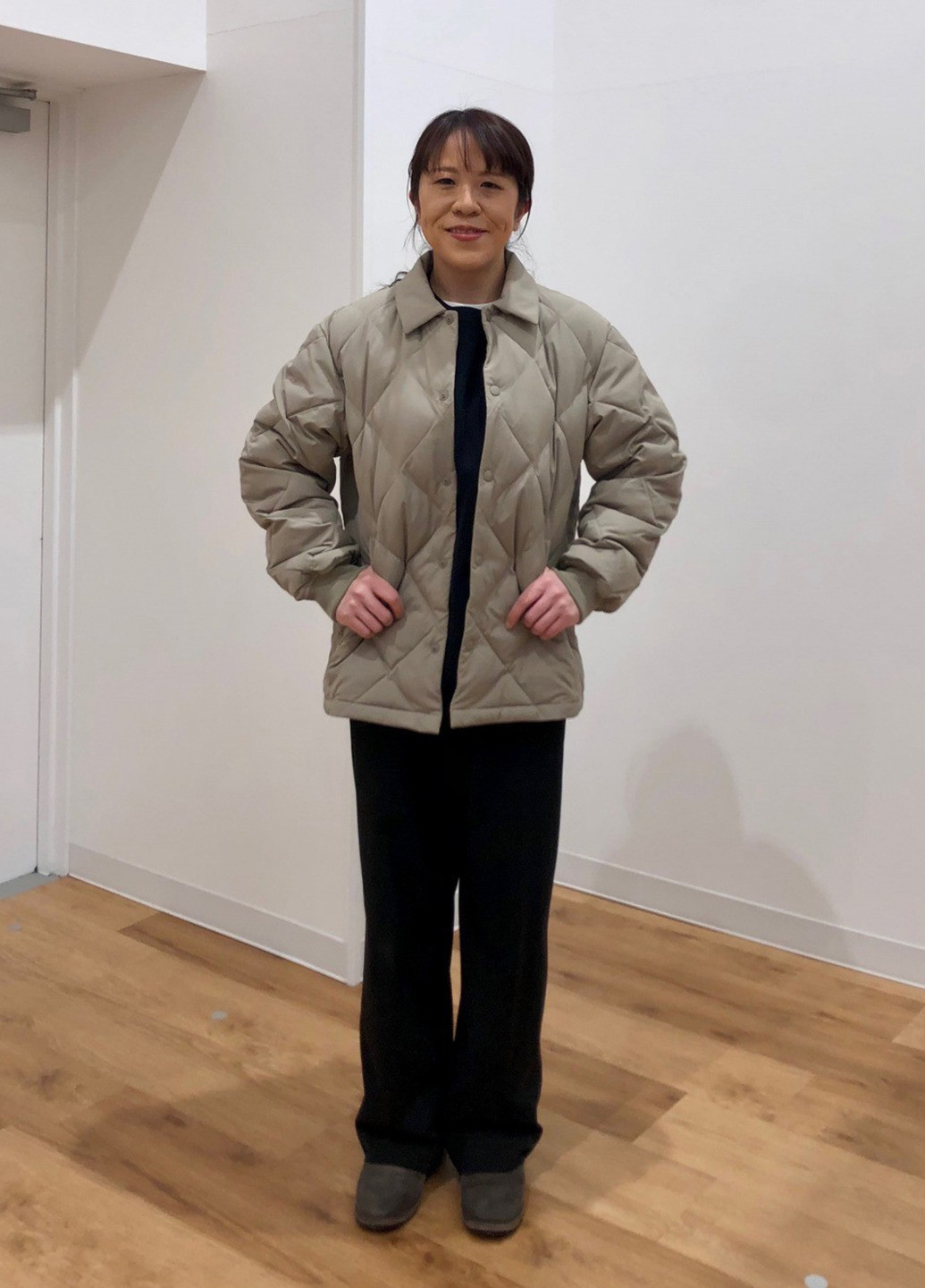 Чорний демісезонний светр джемпер Uniqlo