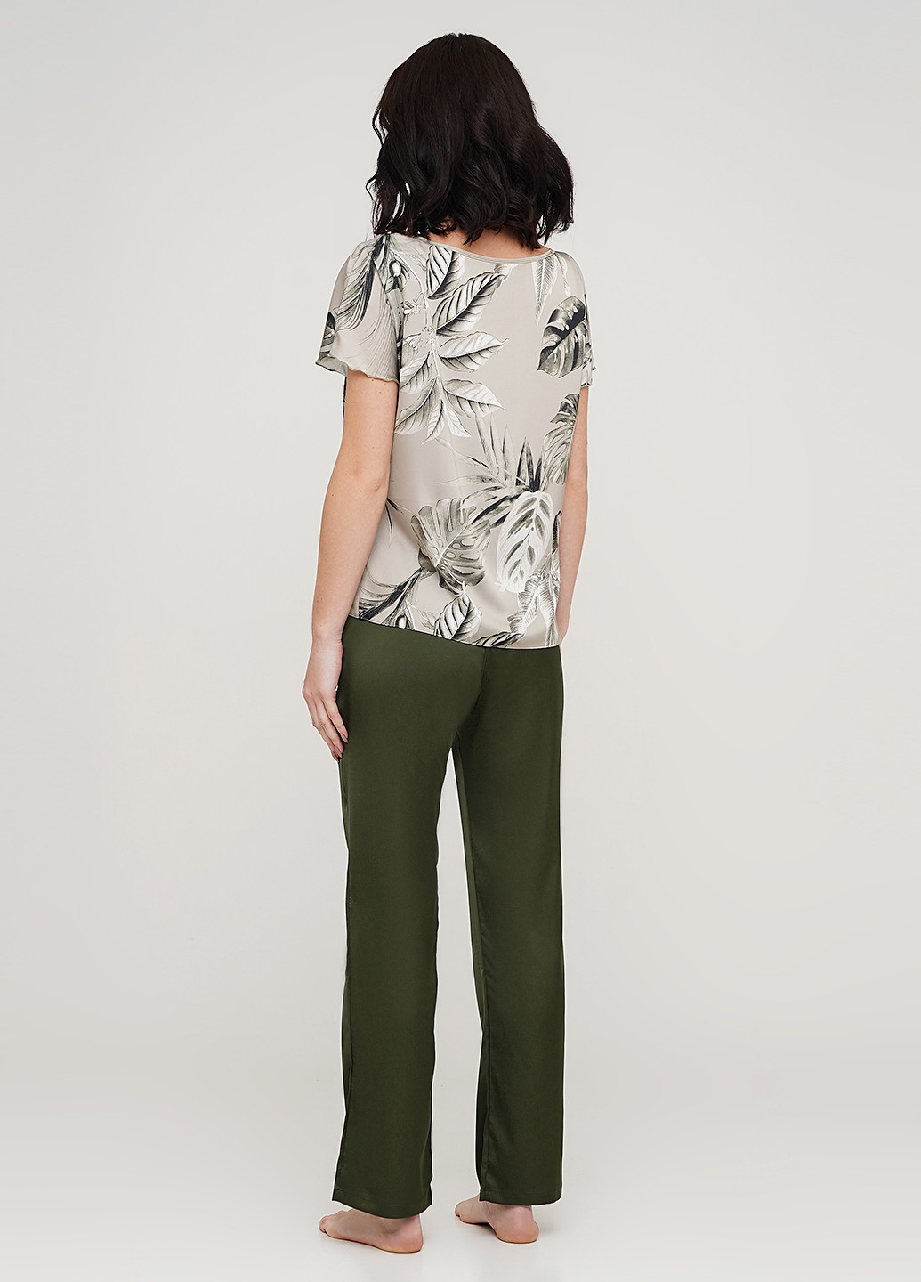 Зеленая всесезон пижама (футболка, брюки) футболка + брюки JULIA
