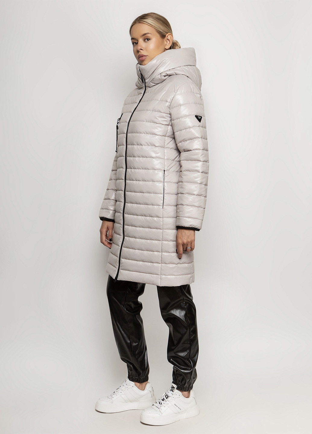 Світло-сіра демісезонна куртка O`zona milano