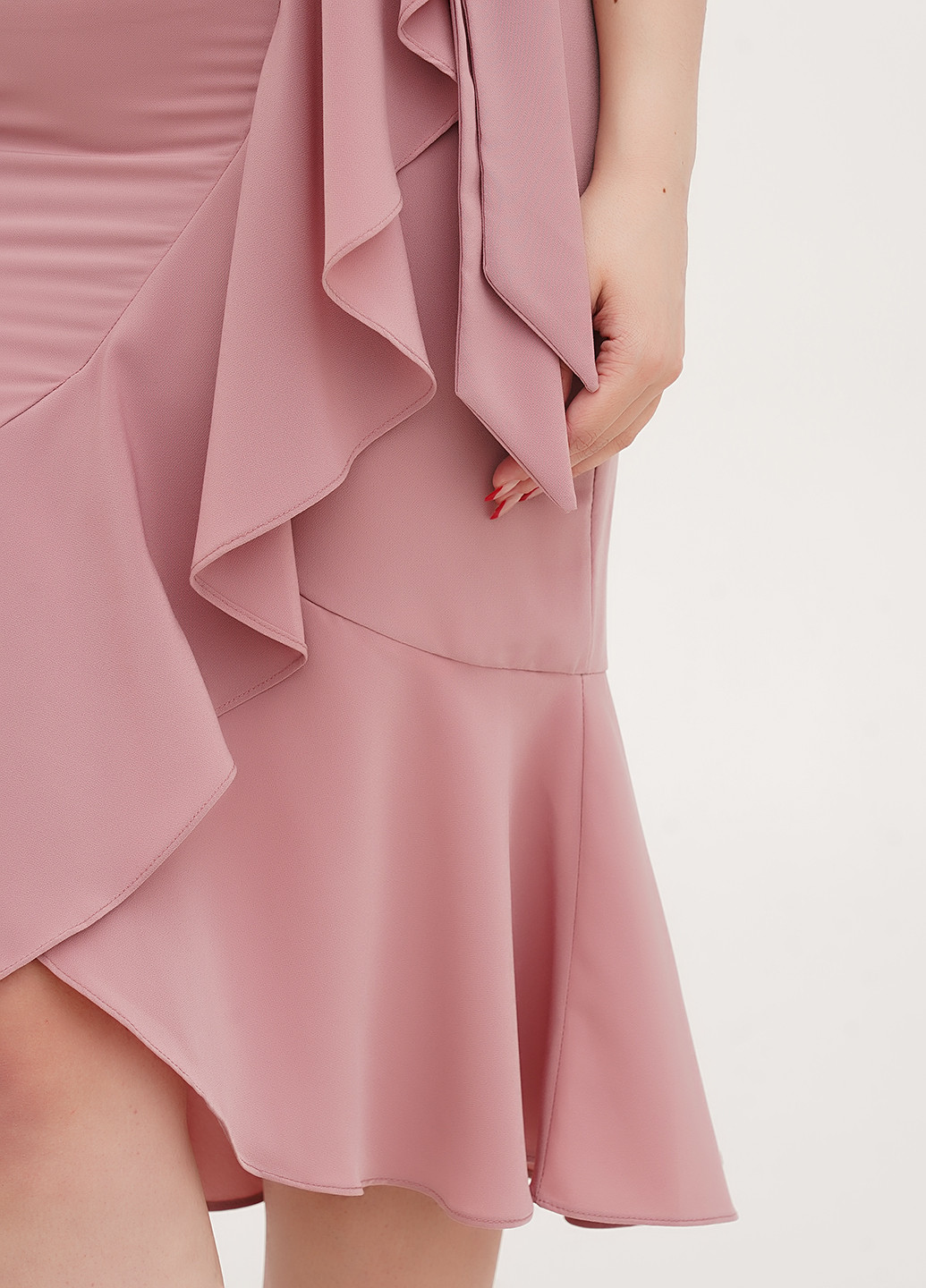 Пудровое кэжуал платье на запах Vicolo однотонное