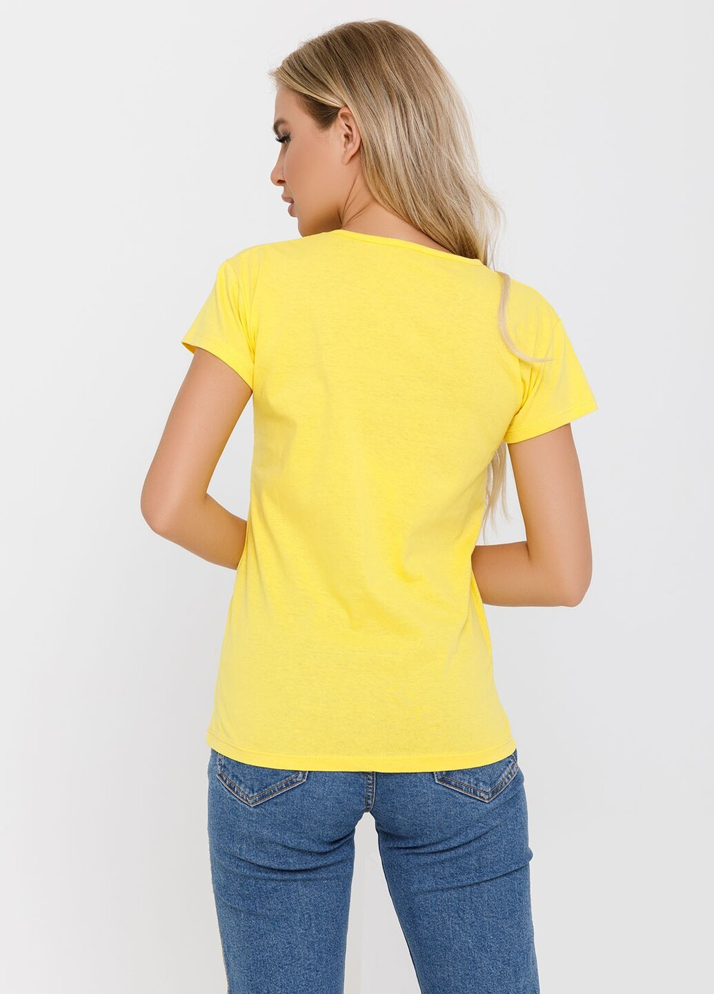 Желтая летняя футболки Magnet