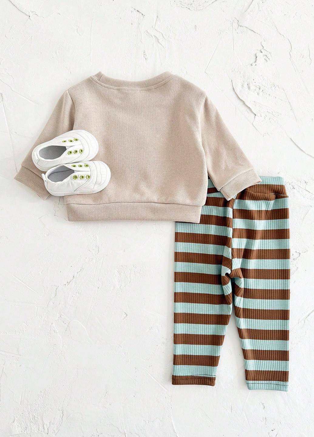 Сіро-бежевий демісезонний костюм (світшот, штани) брючний SHEIN