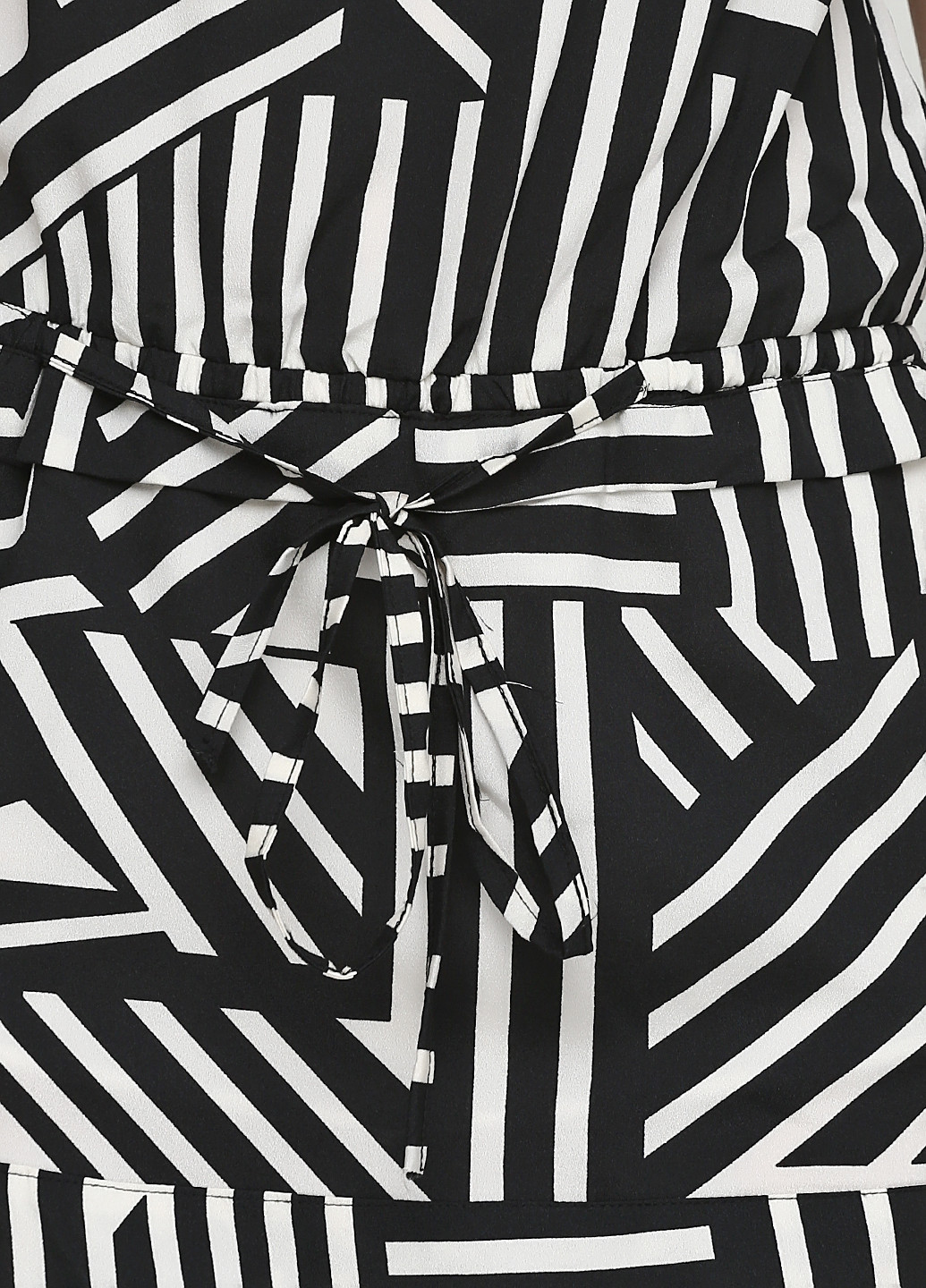Черно-белое кэжуал платье а-силуэт Sassofono с геометрическим узором
