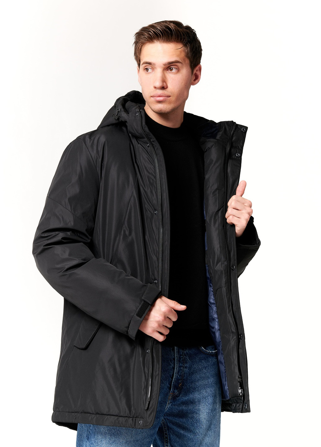 Черная зимняя подовжена куртка з капюшоном ZPJV