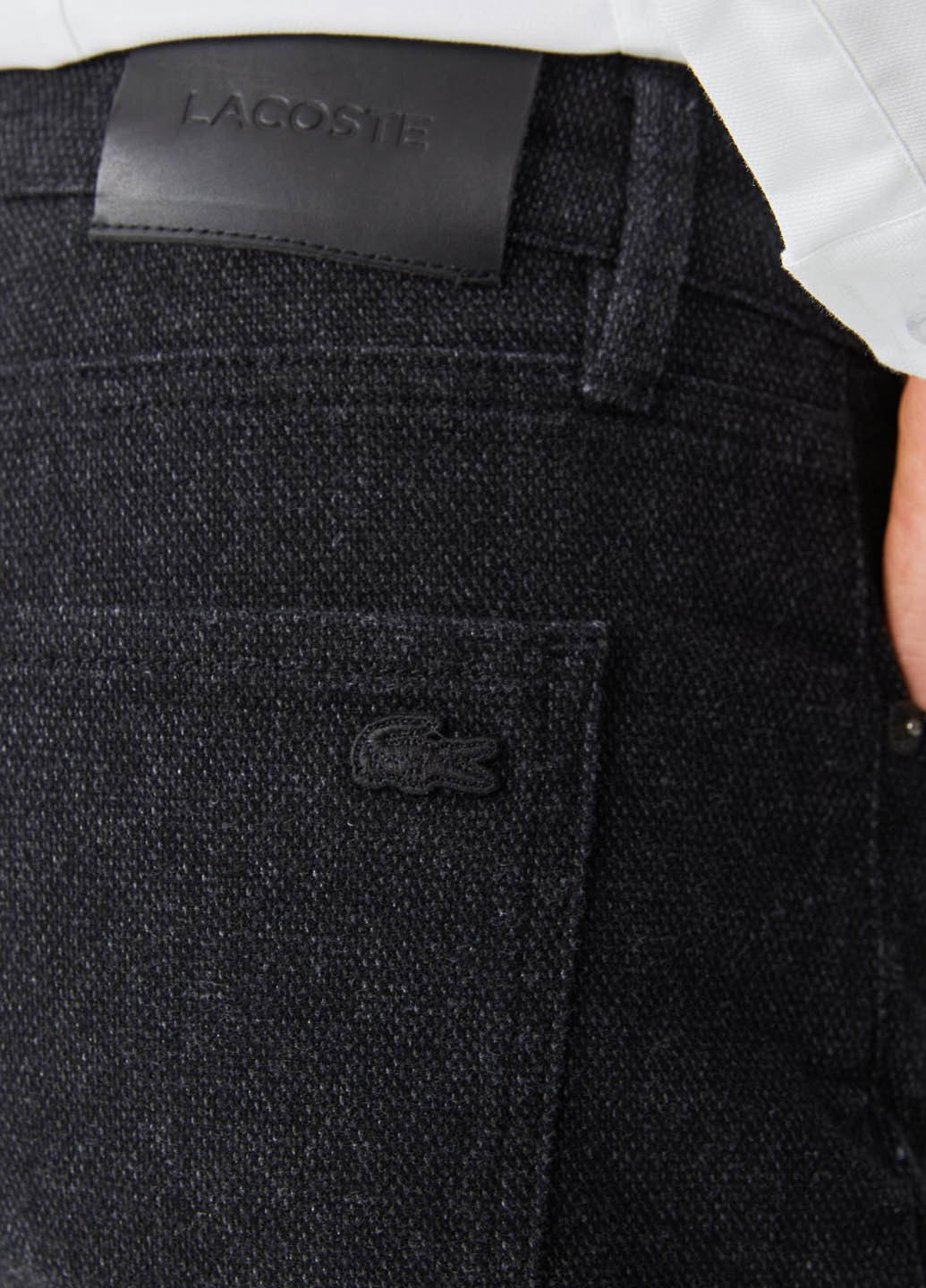 Черные кэжуал демисезонные зауженные брюки Lacoste