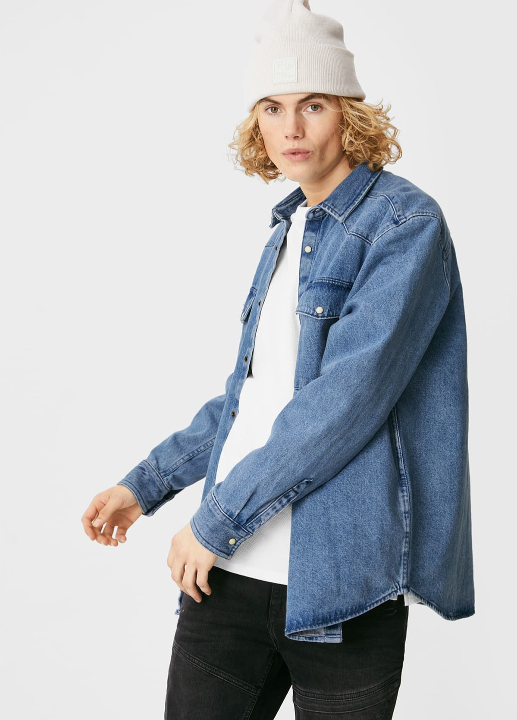 Синяя джинсовая рубашка однотонная C&A
