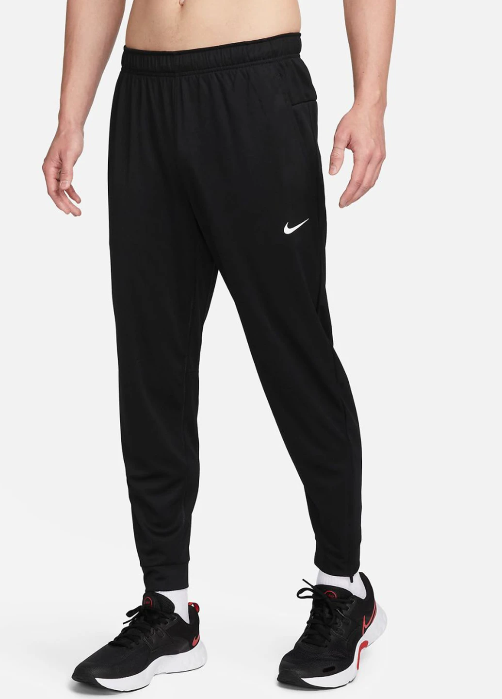 Черные спортивные демисезонные зауженные брюки Nike