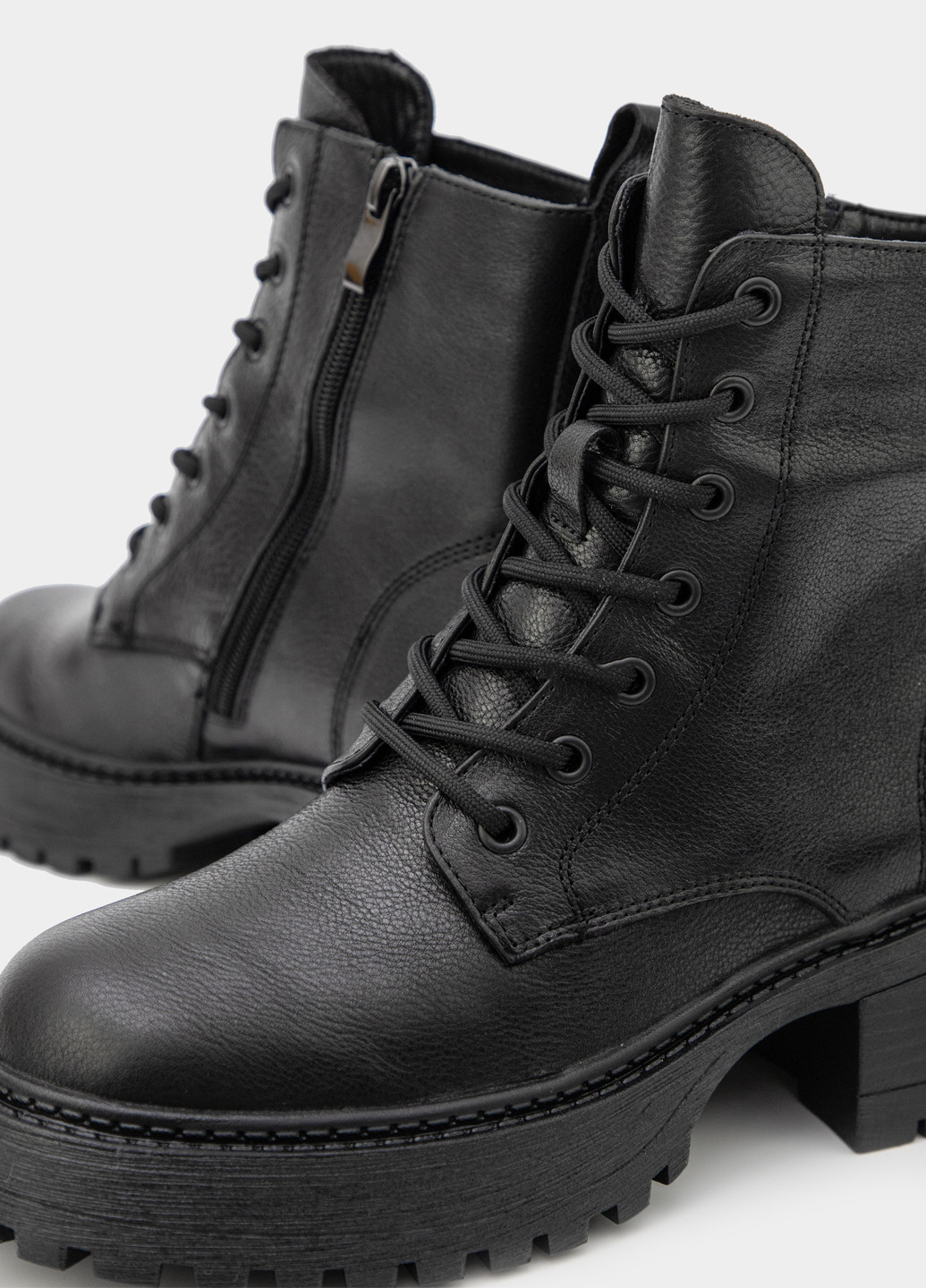 Осенние ботинки берцы Respect без декора