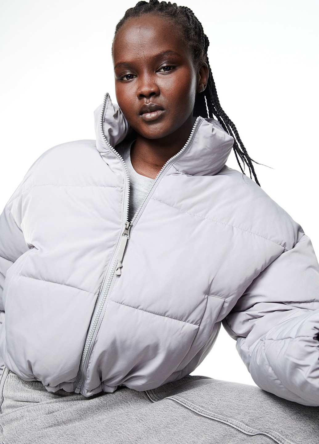 Светло-серая зимняя куртка H&M