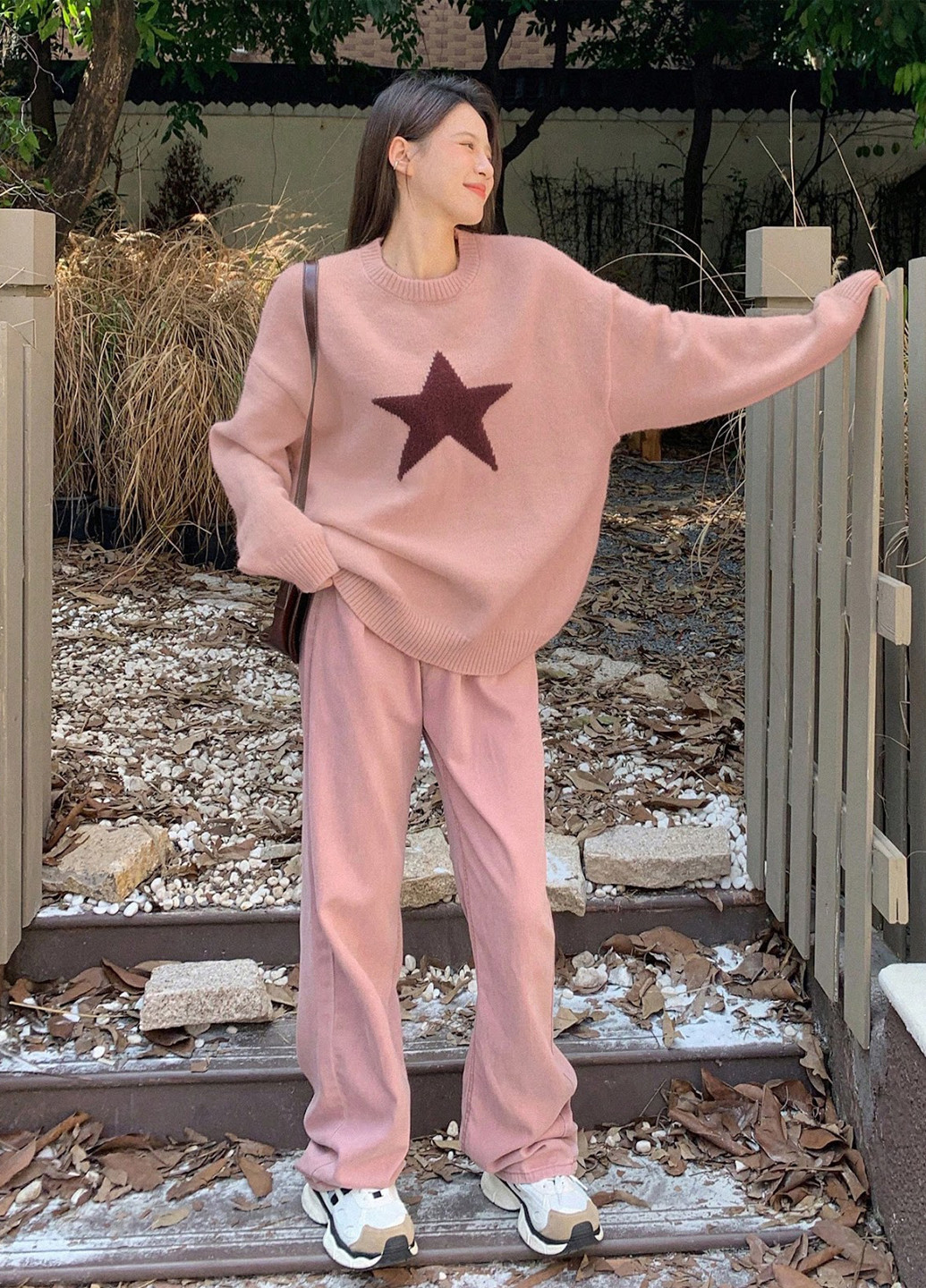 Розовый демисезонный свитер SHEIN