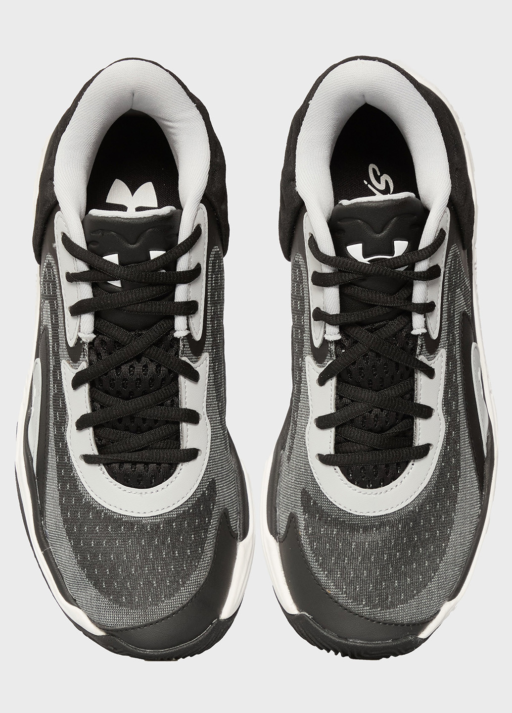 Чорні всесезонні кросівки Under Armour