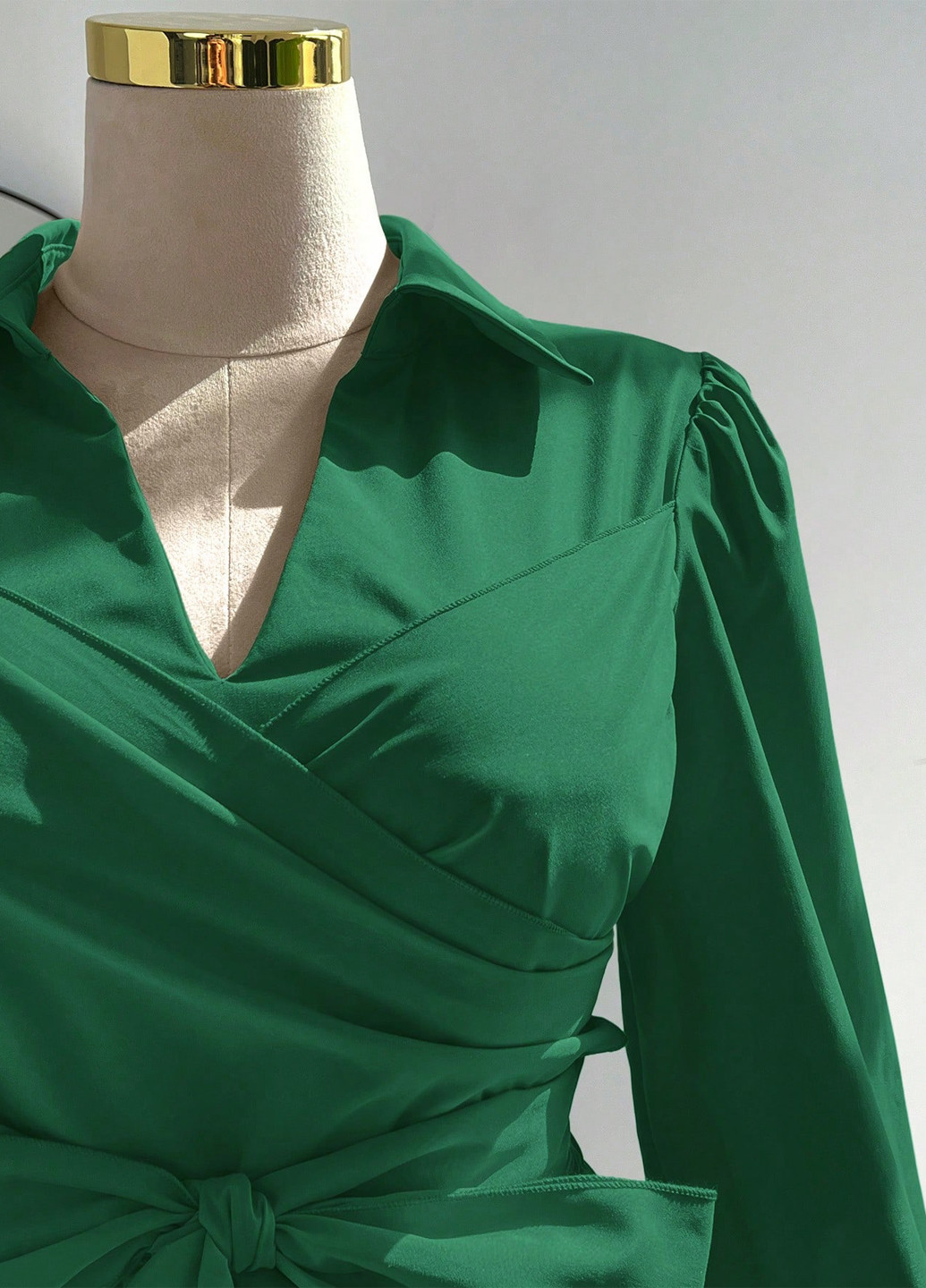 Зеленое деловое, кэжуал платье клеш, на запах SHEIN однотонное