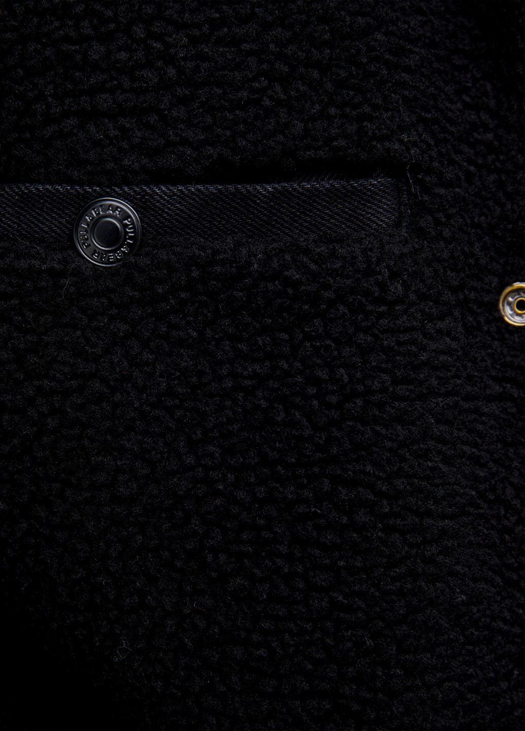 Черная демисезонная куртка Pull & Bear