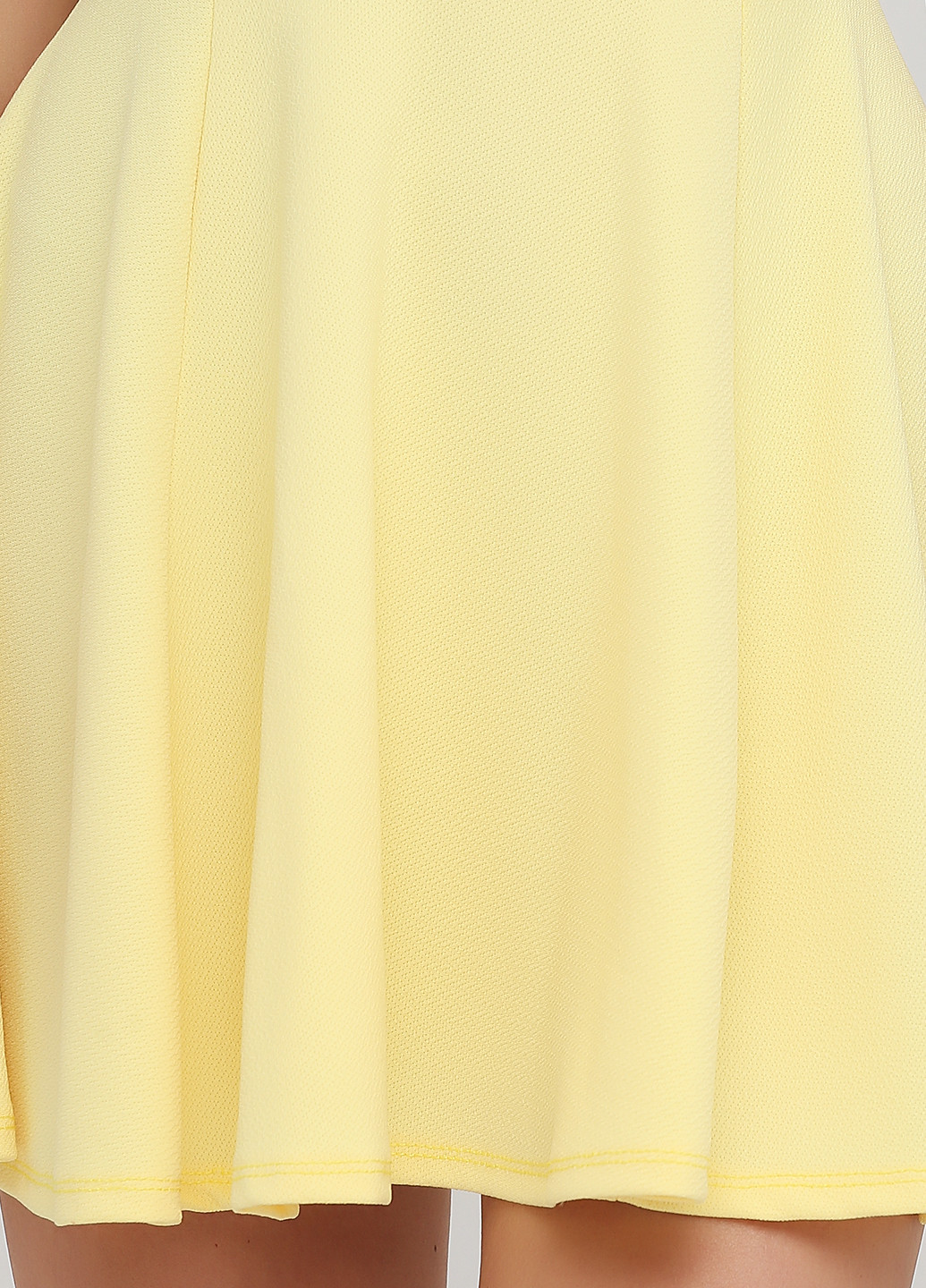 Светло-желтое кэжуал платье клеш, с открытой спиной Mikky.M однотонное
