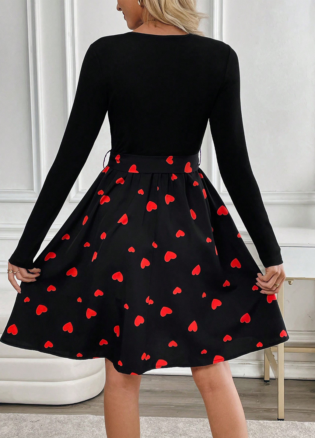 Черное кэжуал платье клеш SHEIN сердечки