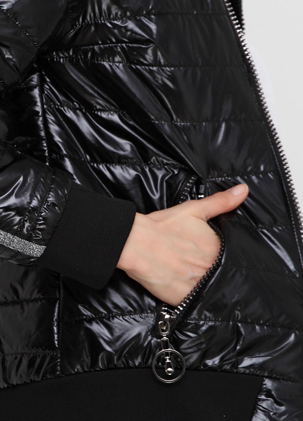Черная демисезонная куртка Aranda