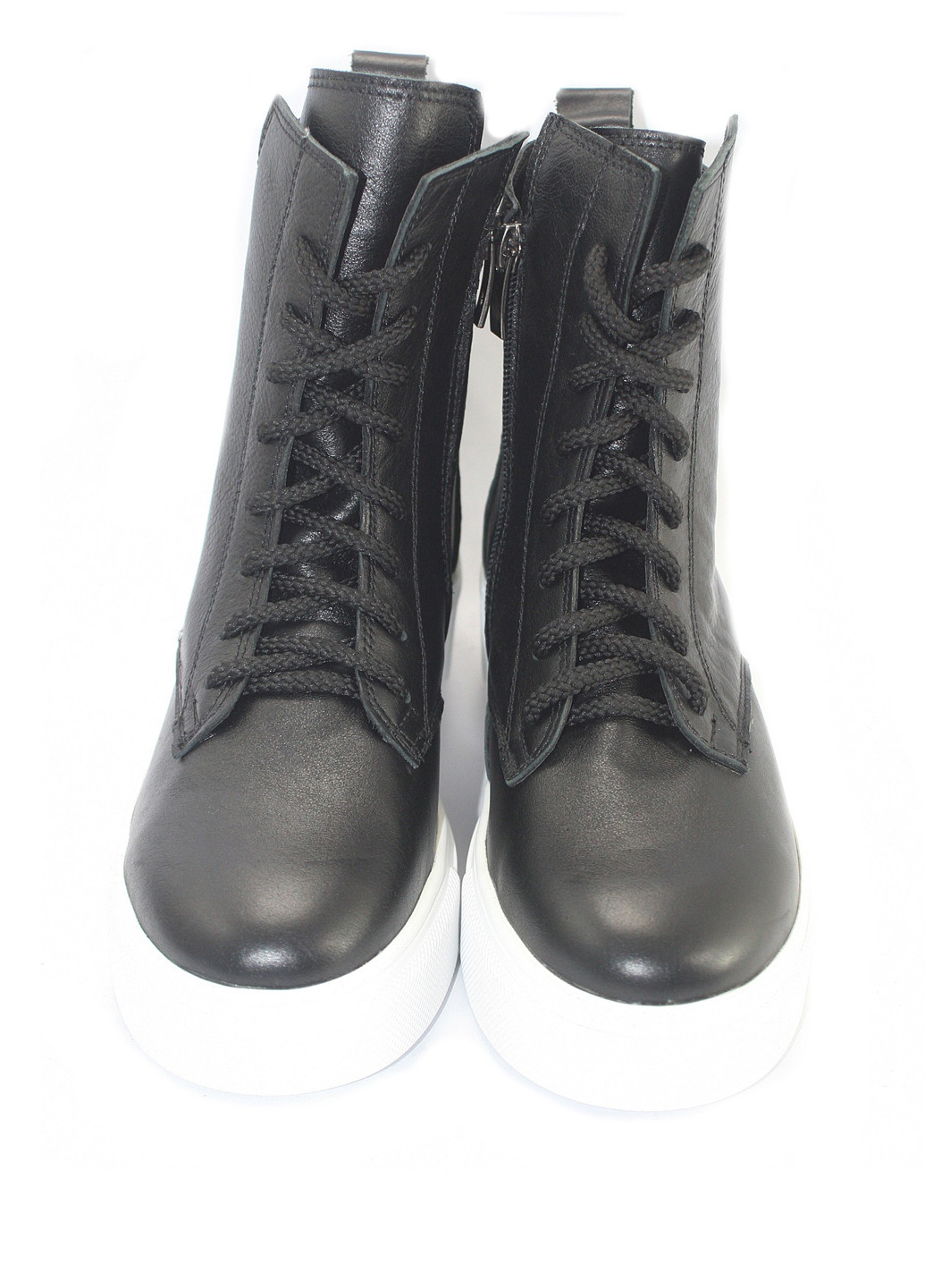 Осенние ботинки Mila с белой подошвой, со шнуровкой