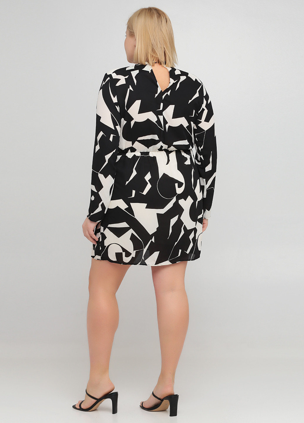 Черно-белое кэжуал платье Primark с абстрактным узором