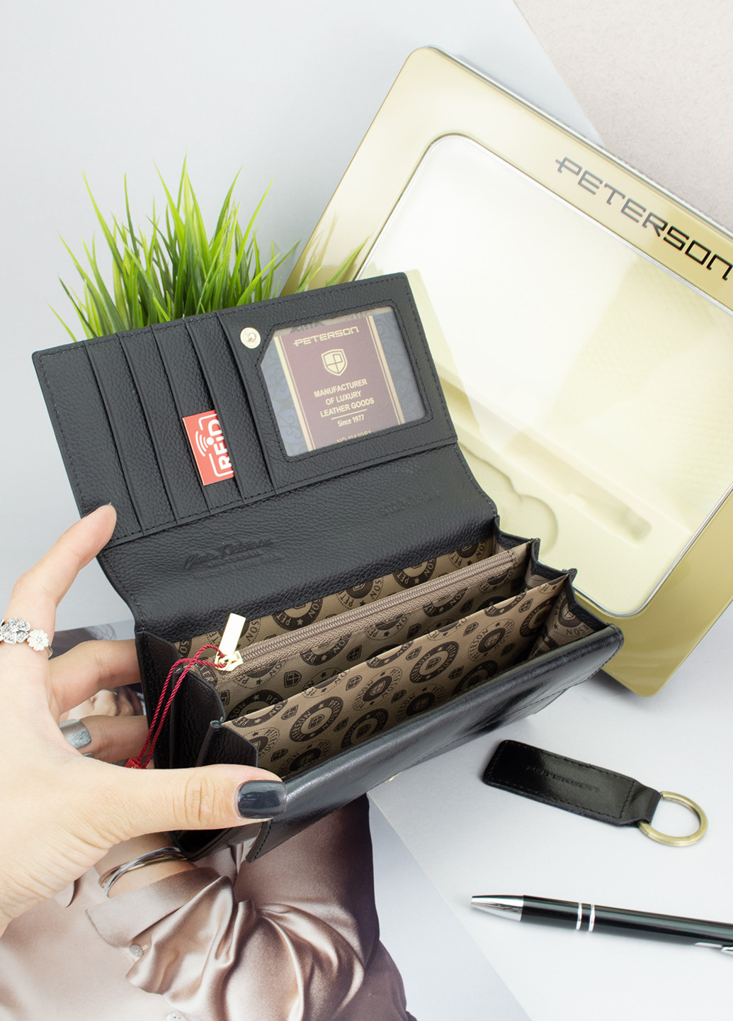 Подарочный набор женский ZD12 черный (кошелек, брелок и ручка) Peterson (256550210)