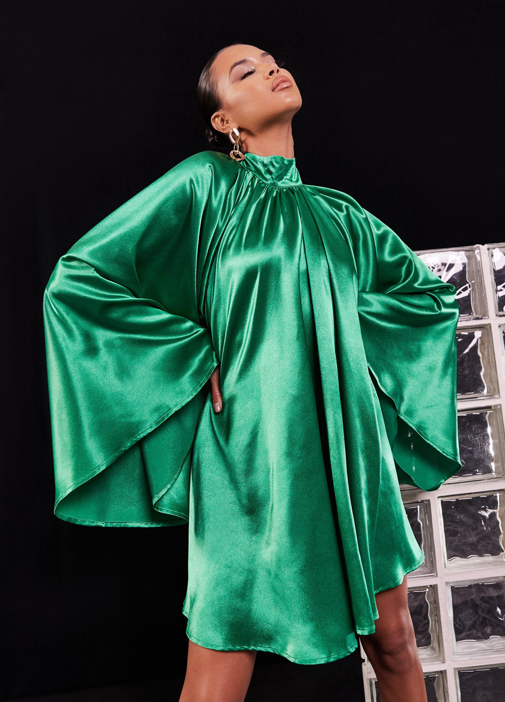 Зеленое кэжуал платье а-силуэт, с открытой спиной Missguided однотонное