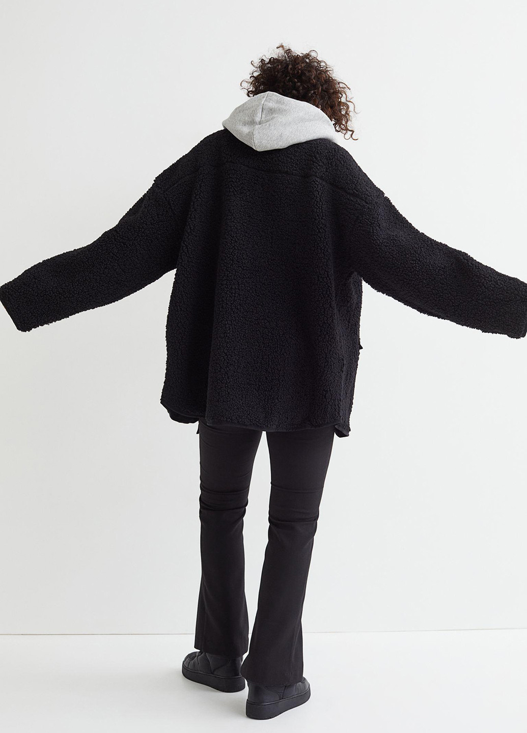 Черная демисезонная куртка H&M