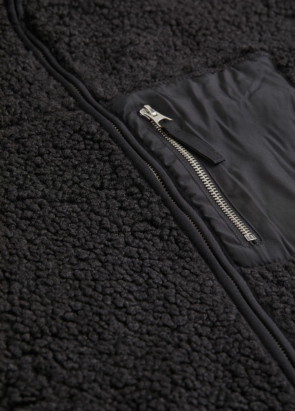 Черная демисезонная куртка H&M