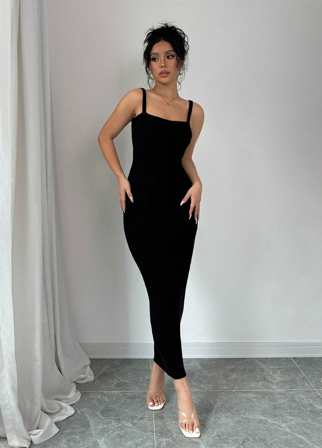 Черное кэжуал платье силуэтная SHEIN однотонное