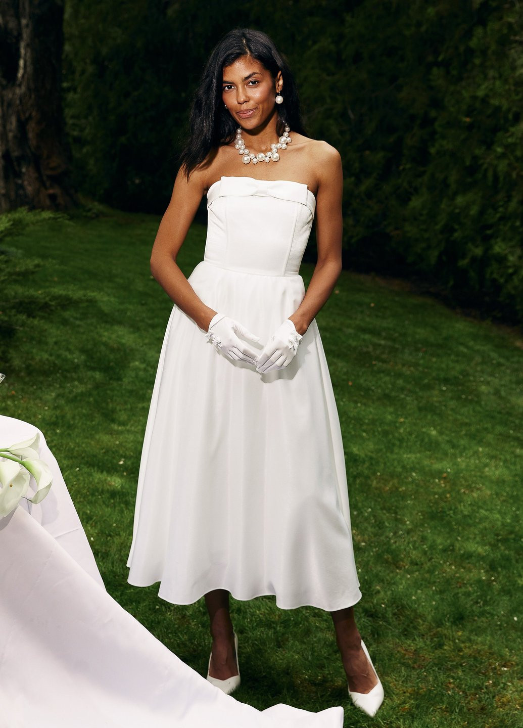 Молочное праздничный платье на одно плечо Gepur однотонное