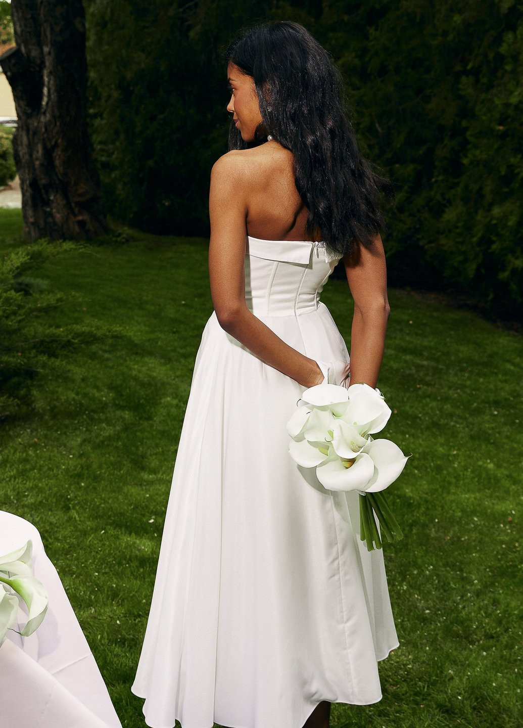 Молочное праздничный платье на одно плечо Gepur однотонное