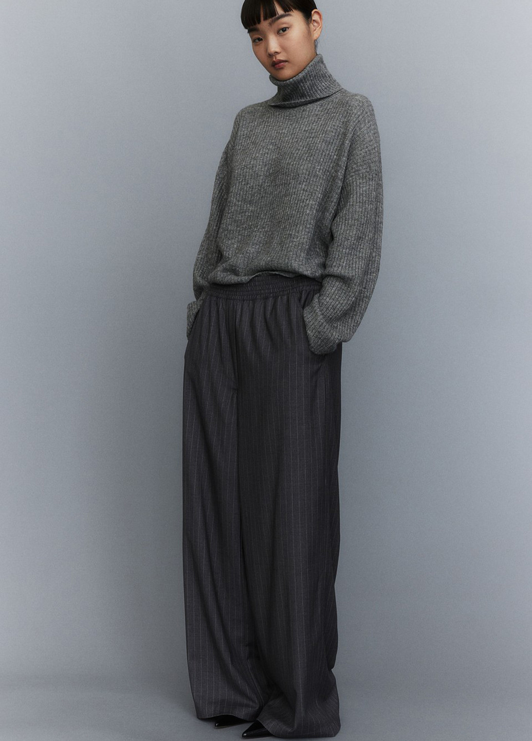 Сірий зимовий светр H&M