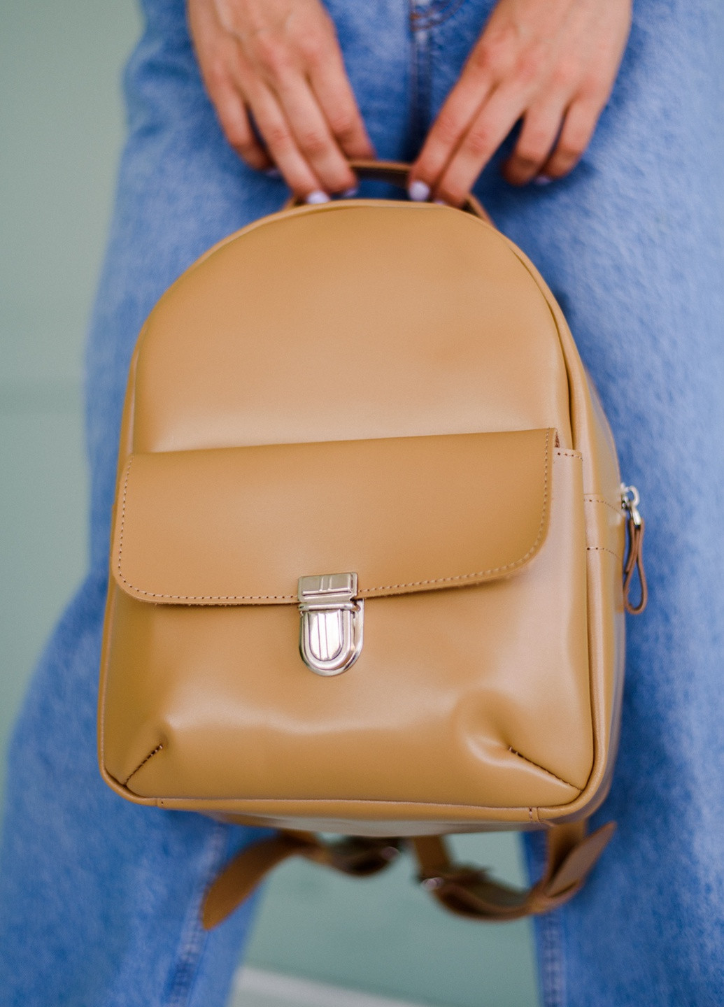 Жіночий міні-рюкзак ручної роботи з натуральної шкіри з легким глянцевим ефектом лавандового кольору Boorbon (253702472)