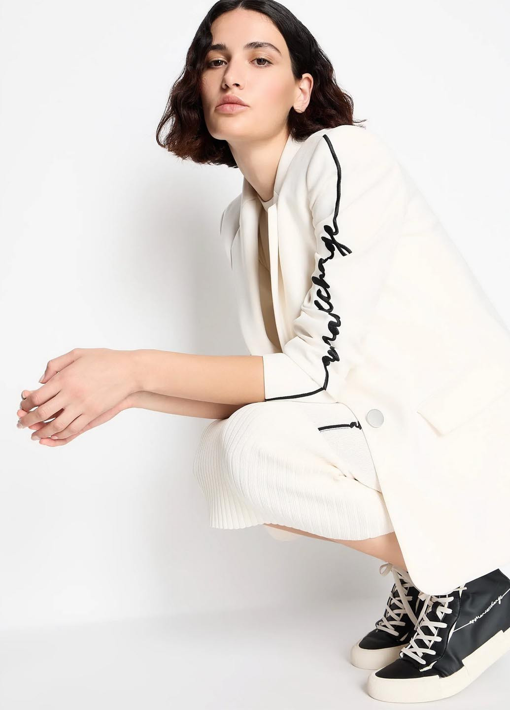 Молочная кэжуал однотонная юбка Armani Exchange карандаш