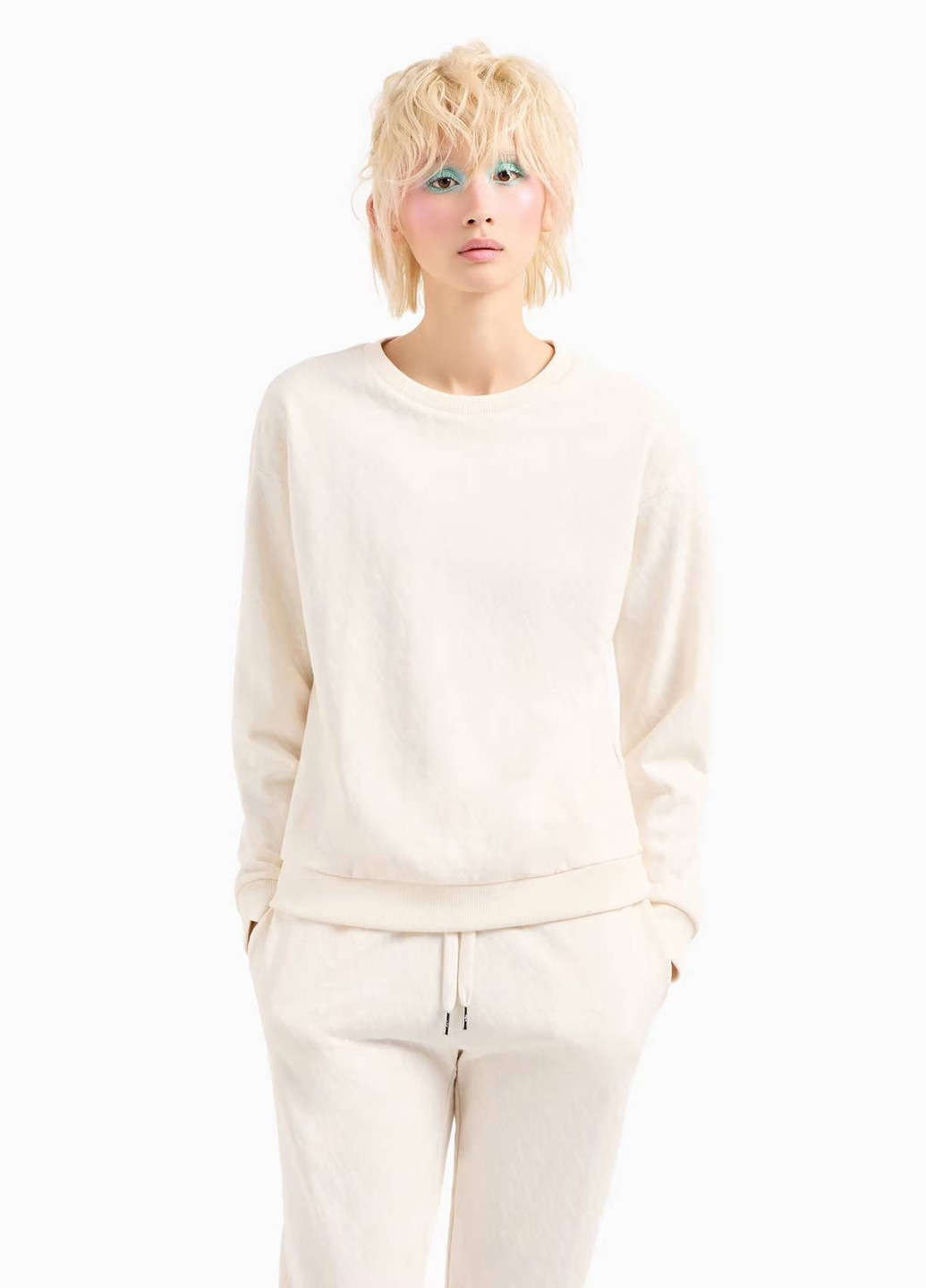 Молочный свитшот Armani Exchange однотонный без декора (341249988)