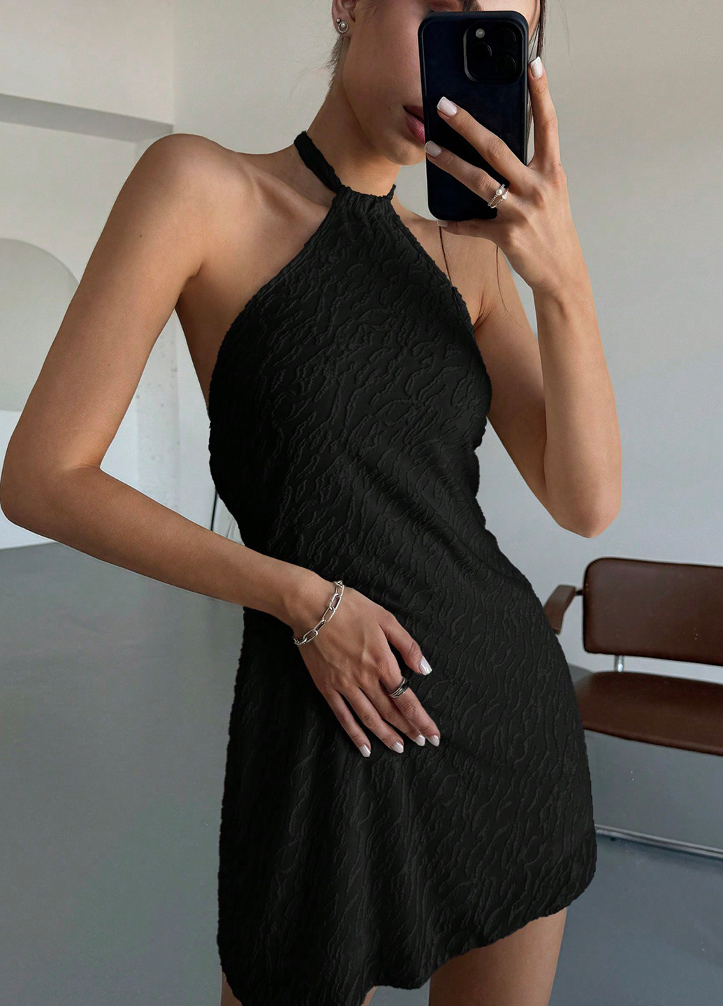 Чорна кежуал сукня з відкритою спиною SHEIN однотонна