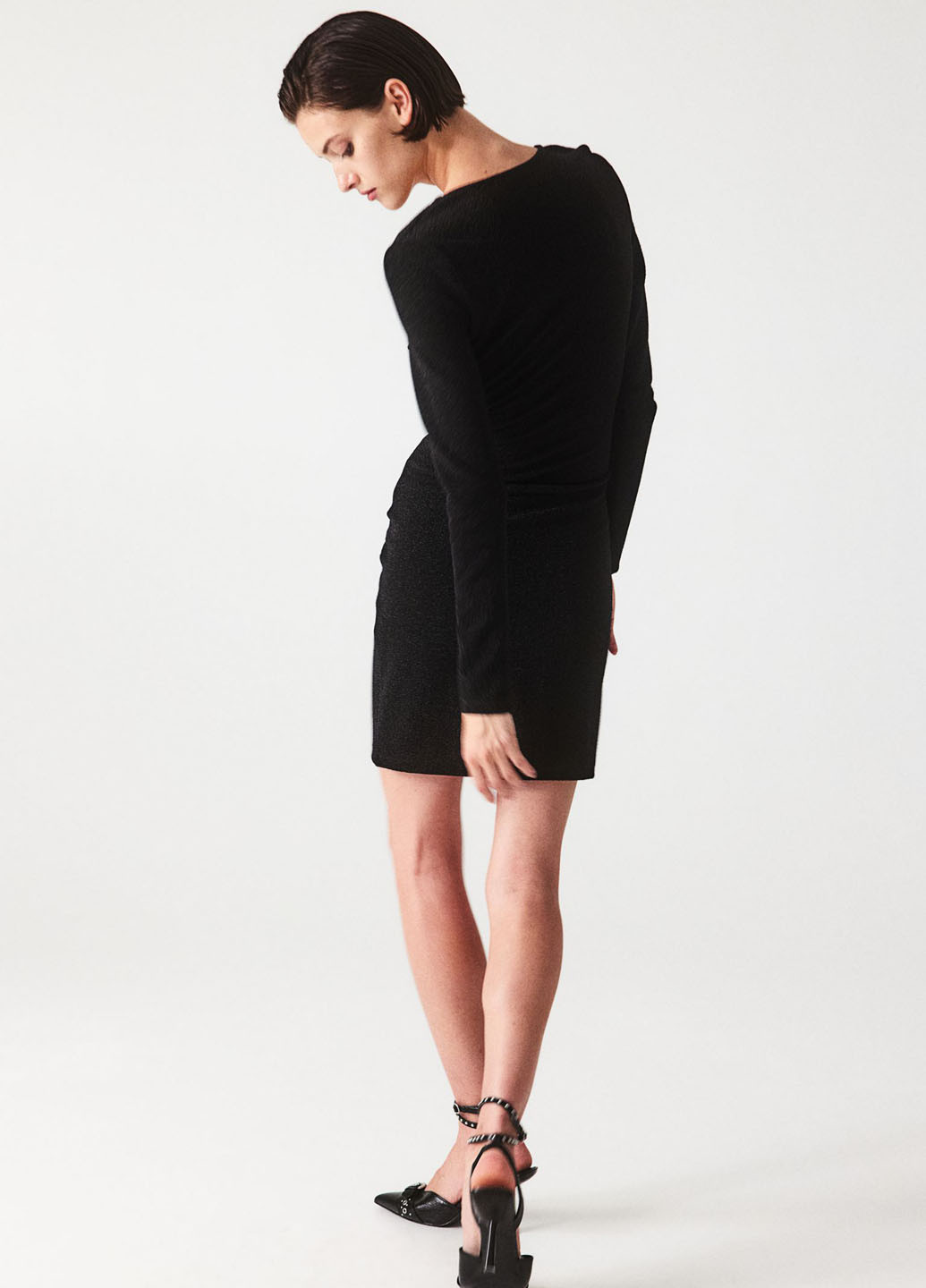Черное кэжуал платье силуэтная H&M меланжевое