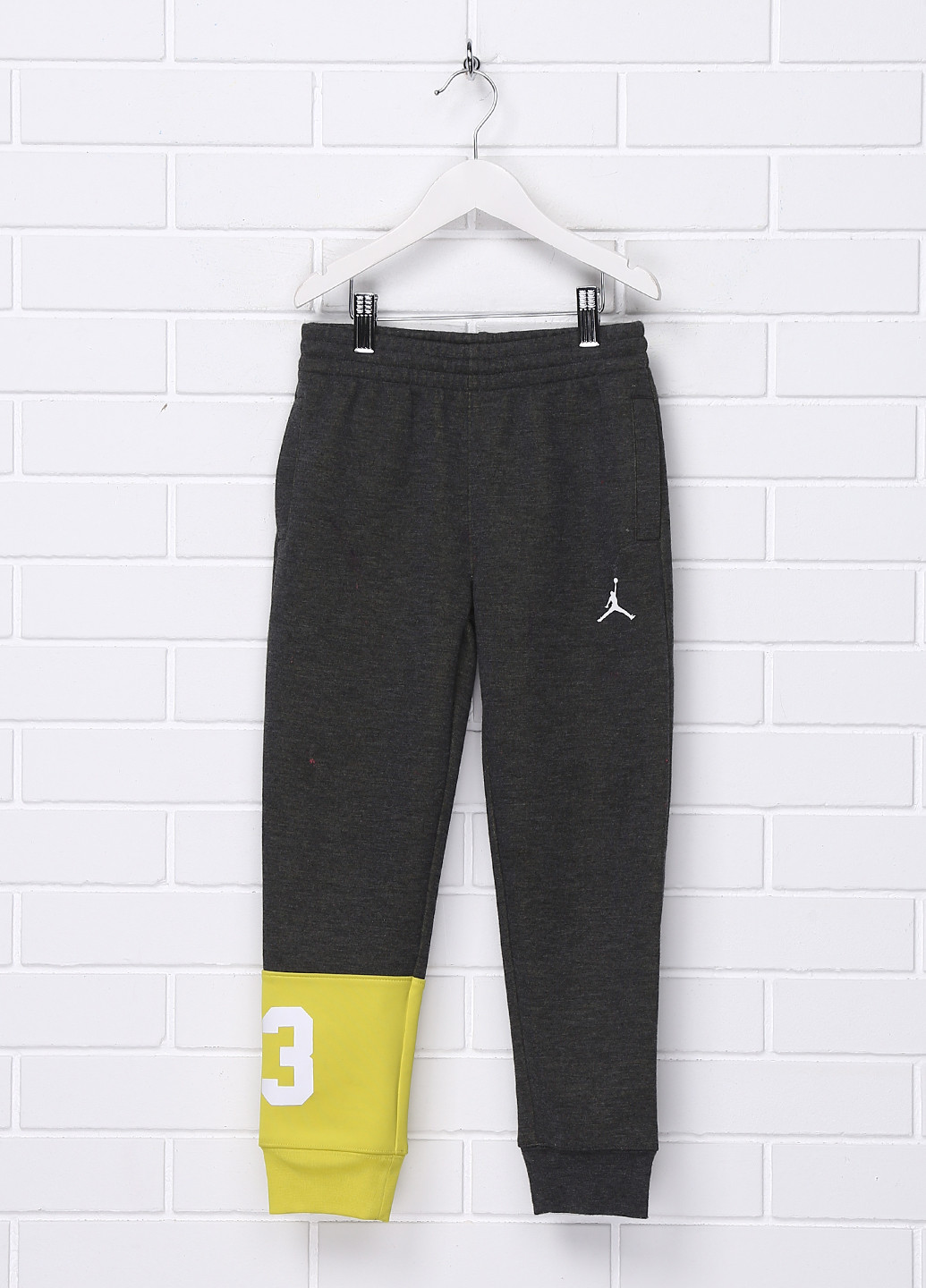 Темно-серые спортивные демисезонные брюки зауженные Jordan