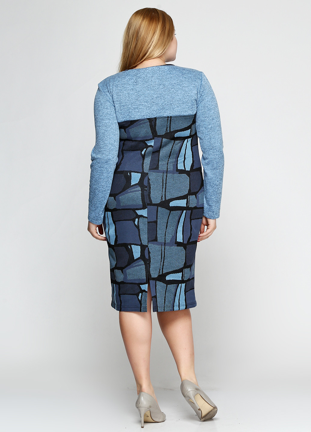 Серо-синее кэжуал платье Алеся с абстрактным узором