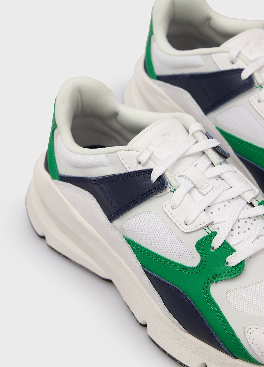 Белые летние кроссовки Under Armour