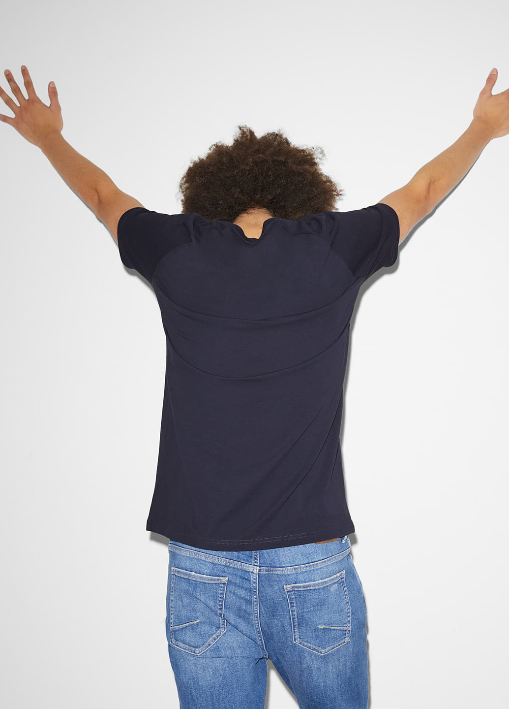 Темно-синя футболка C&A