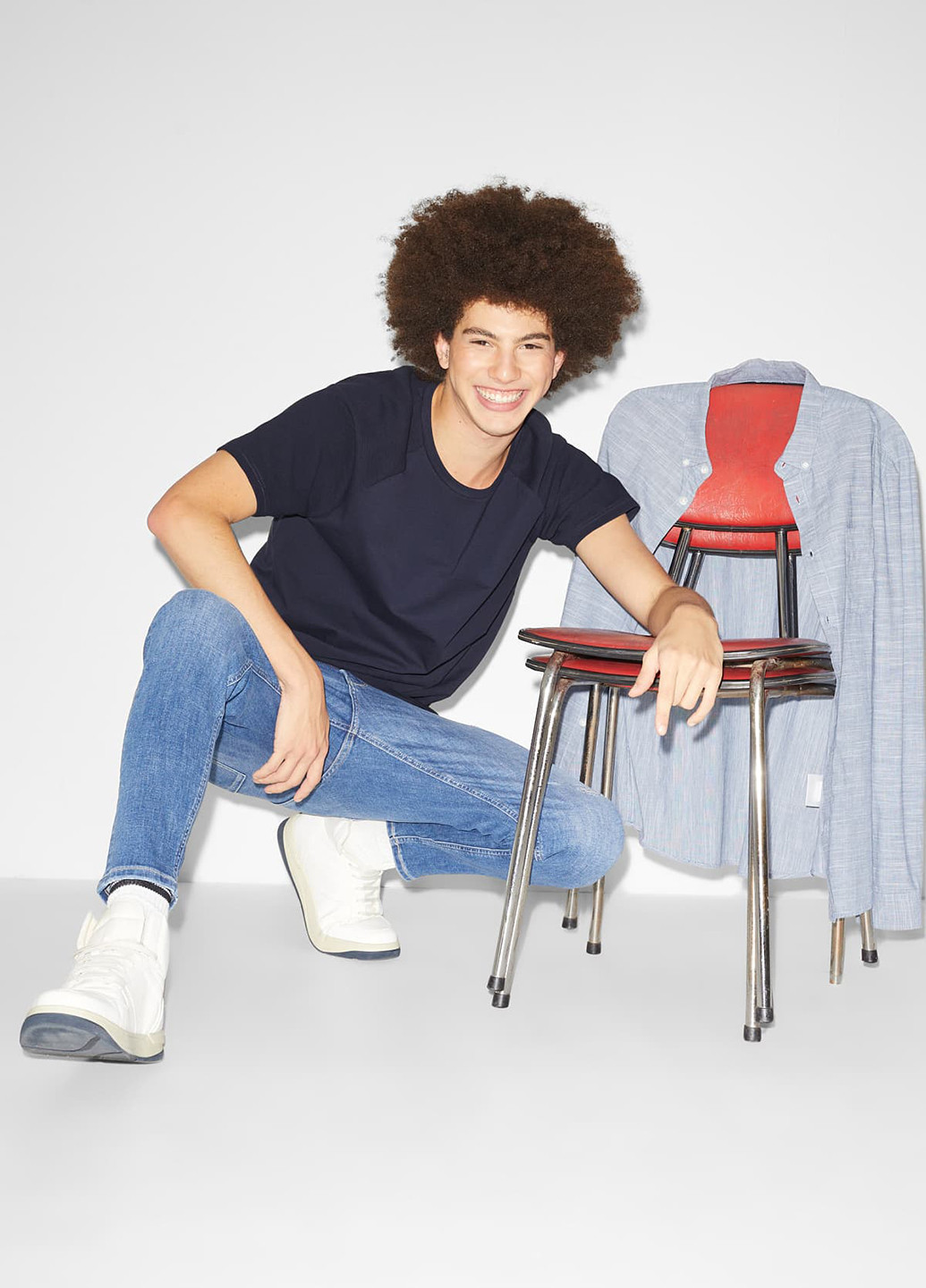 Темно-синя футболка C&A