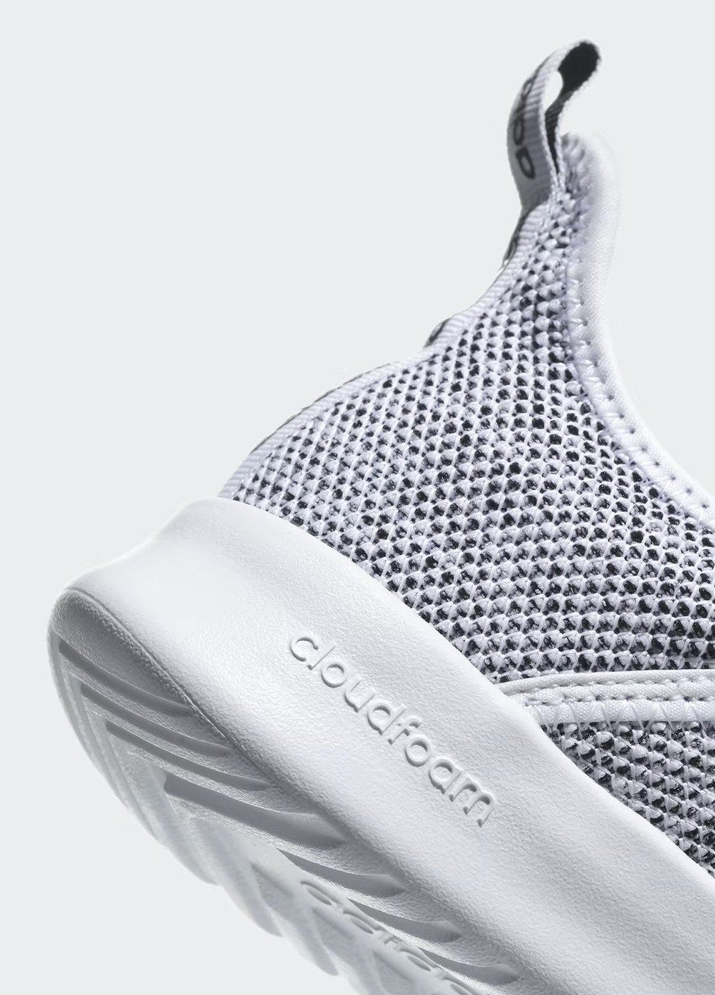 Светло-серые демисезонные кроссовки adidas