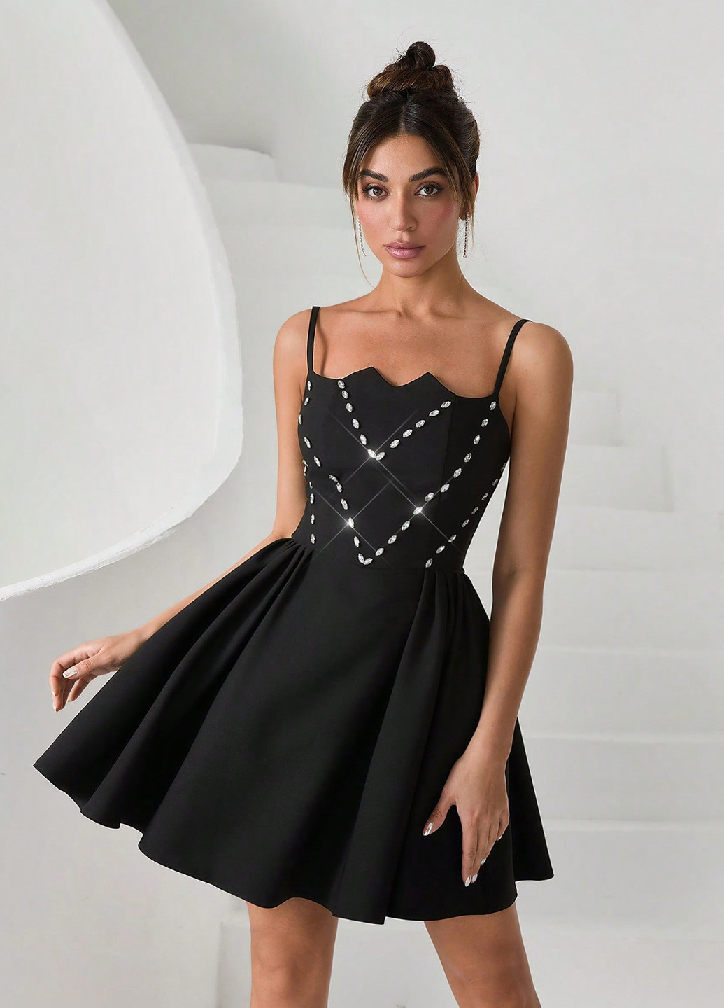 Чорна кежуал сукня з відкритими плечима SHEIN однотонна