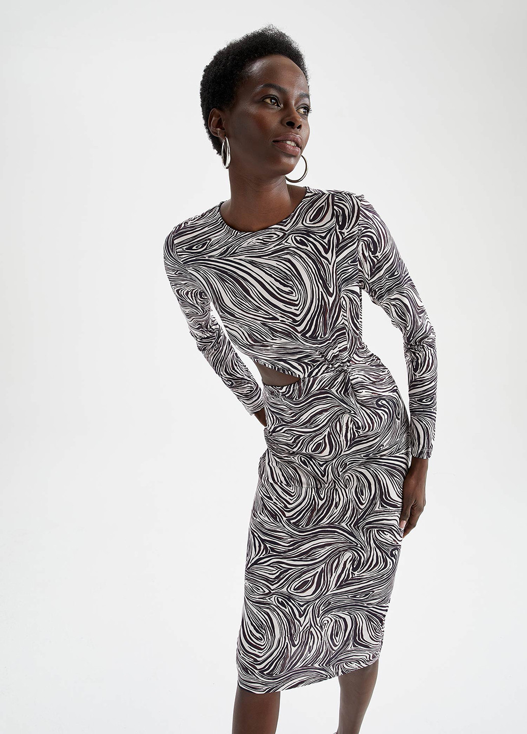 Чорно-білий кежуал сукня футляр DeFacto з абстрактним візерунком