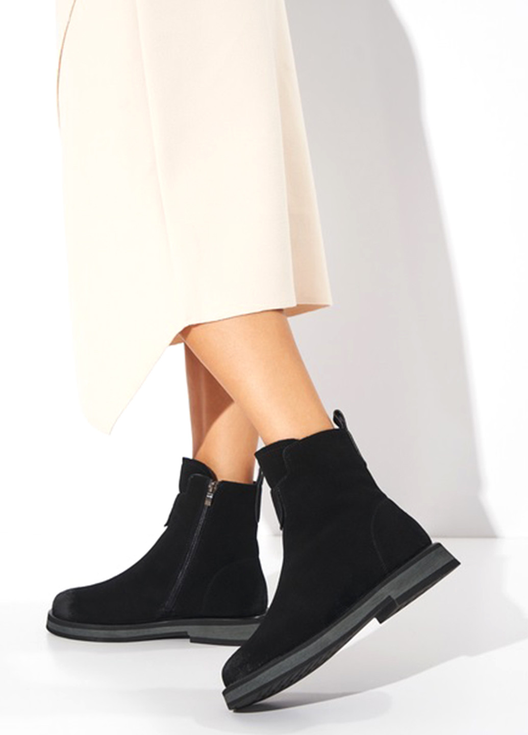 Осенние ботинки Lola Andy с потертостями из натуральной замши